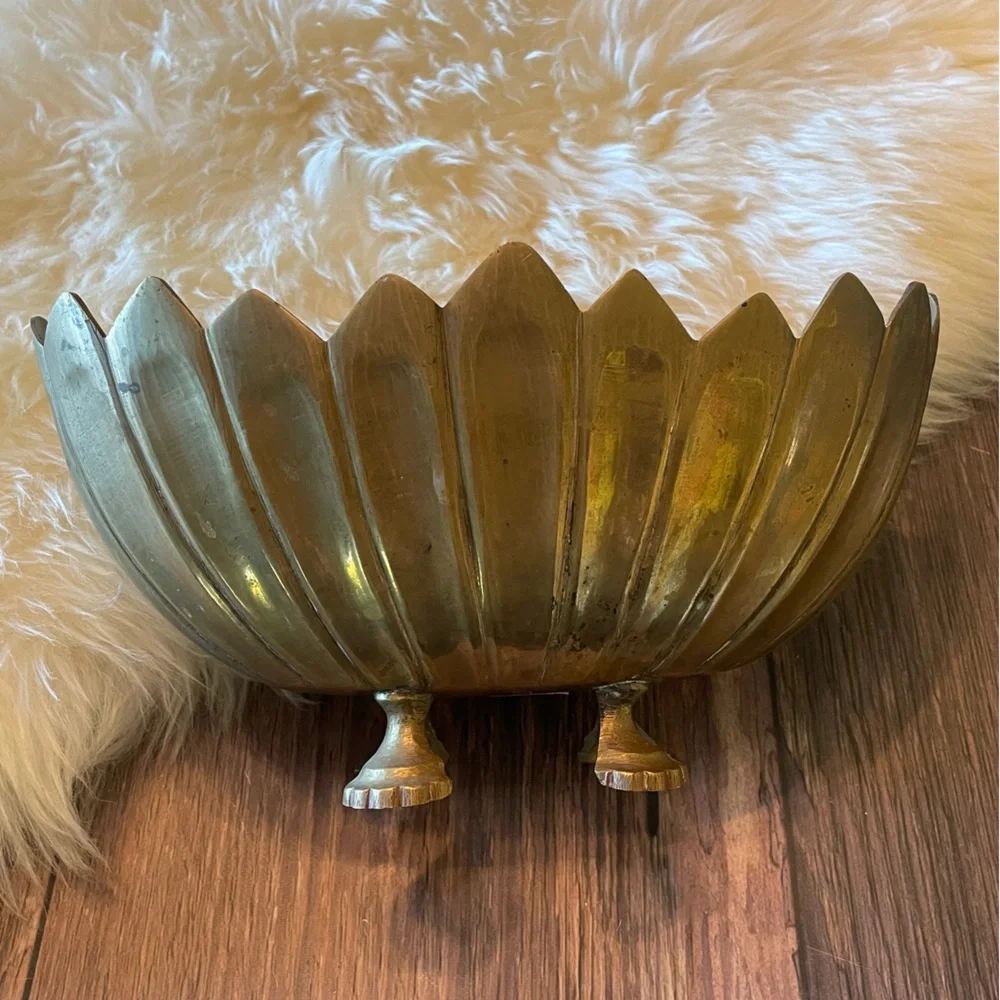 Vintage Brass Footed jardinière - Picture 3 of 7